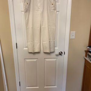 #132 Talbots Size 14 White Cropped Pants #132